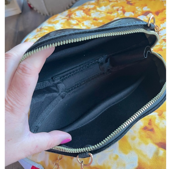 NEW red lips purse sexy purse - Picture 3 of 3